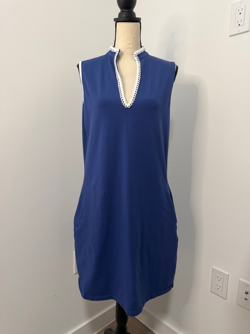 Ana Clare Blue Sleeveless Embroidered Trim Mini Dress.  Sz L